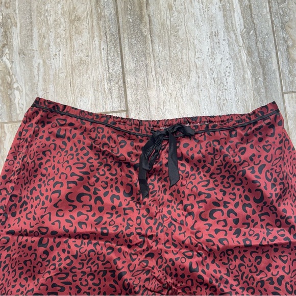 Frederick’s Of Hollywood Harrietta PJ Pajama Set Leopard Print 2 Piece Satin Set - Picture 6 of 6